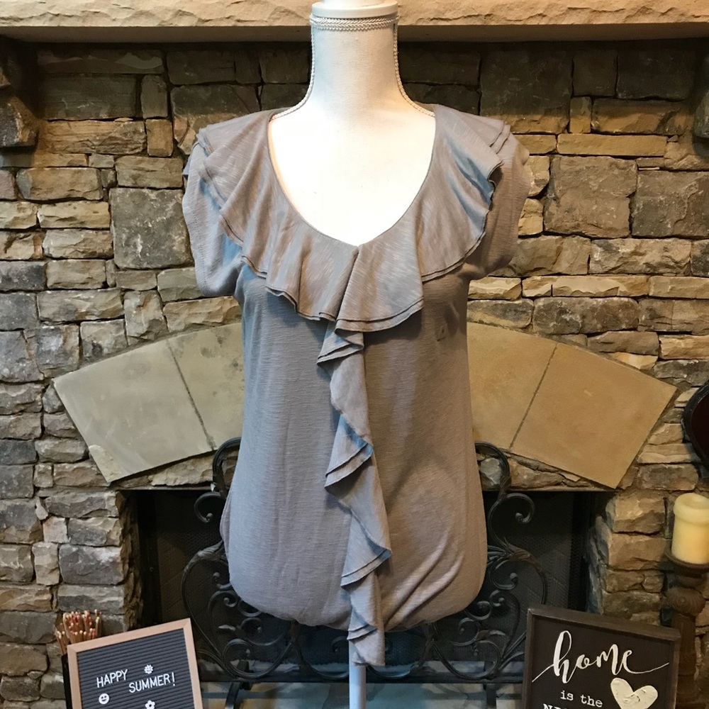 NWT Ann Taylor LOFT Cap Sleeve Ruffle Top Small - Picture 1 of 8
